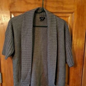 RUE 21 SHORTER SWEATER SIZE MEDIUM